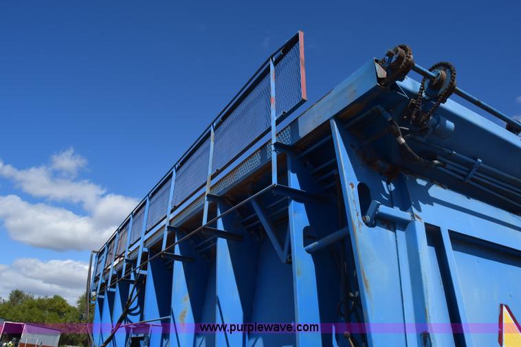 image for item J7818 John Blue M-1532 cotton module builder