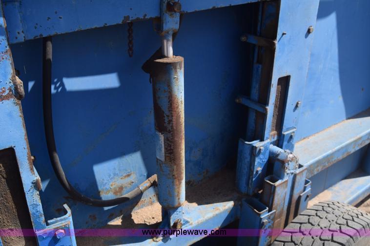 image for item J7818 John Blue M-1532 cotton module builder