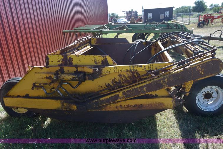 image for item J8062 Soilmover 425 pull scraper