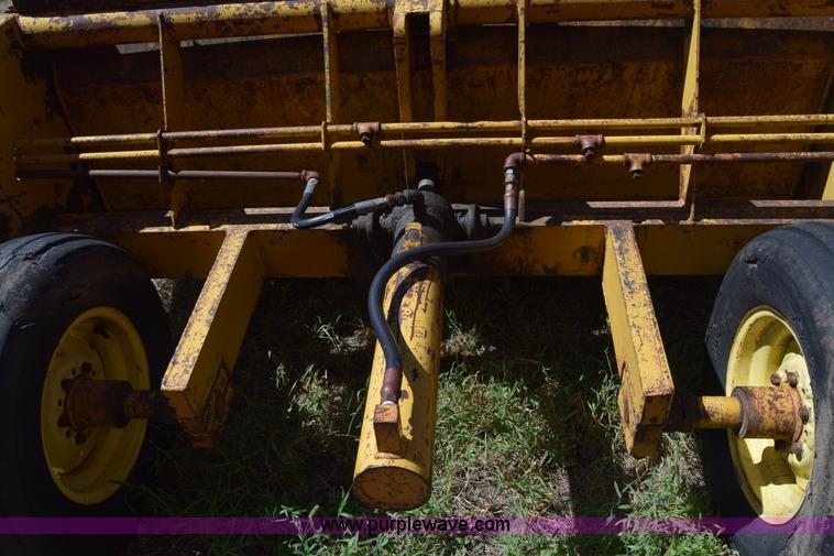 image for item J8062 Soilmover 425 pull scraper
