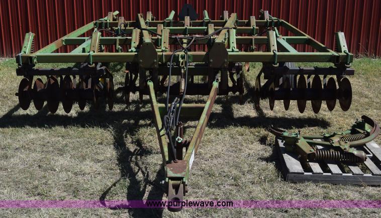 image for item J8063 John Deere 712 chisel plow