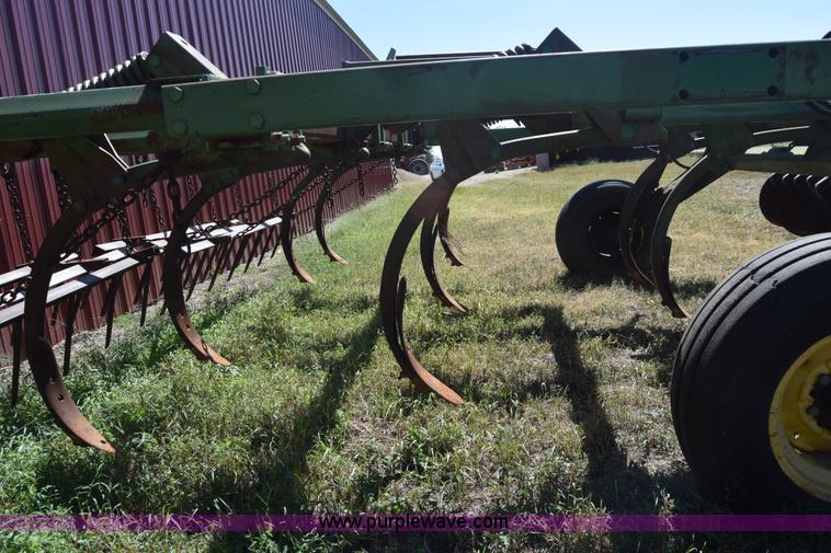 image for item J8063 John Deere 712 chisel plow