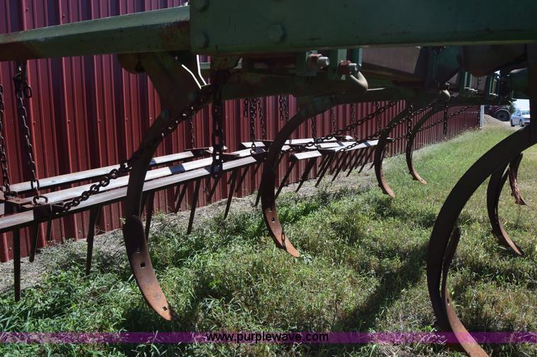 image for item J8063 John Deere 712 chisel plow
