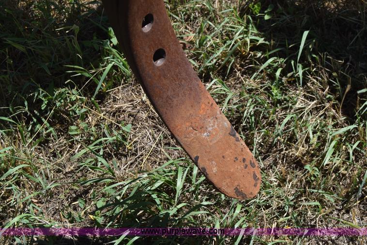 image for item J8063 John Deere 712 chisel plow