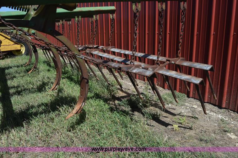 image for item J8063 John Deere 712 chisel plow