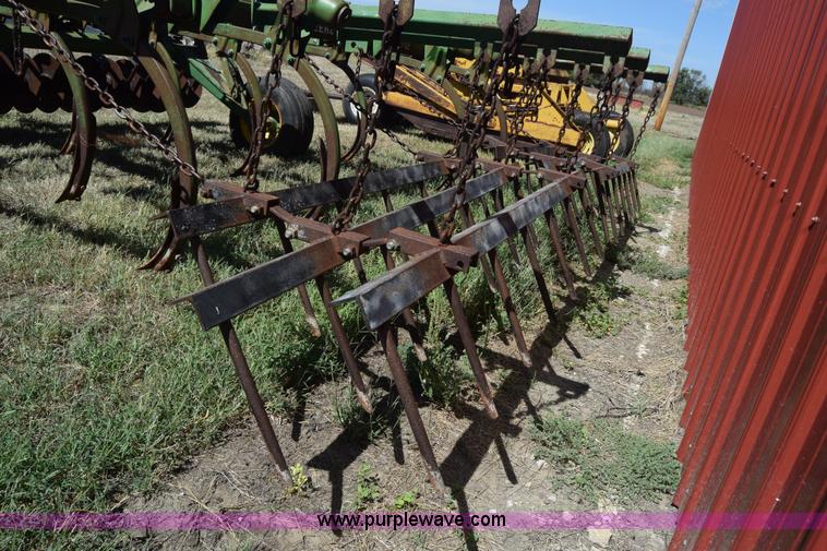 image for item J8063 John Deere 712 chisel plow