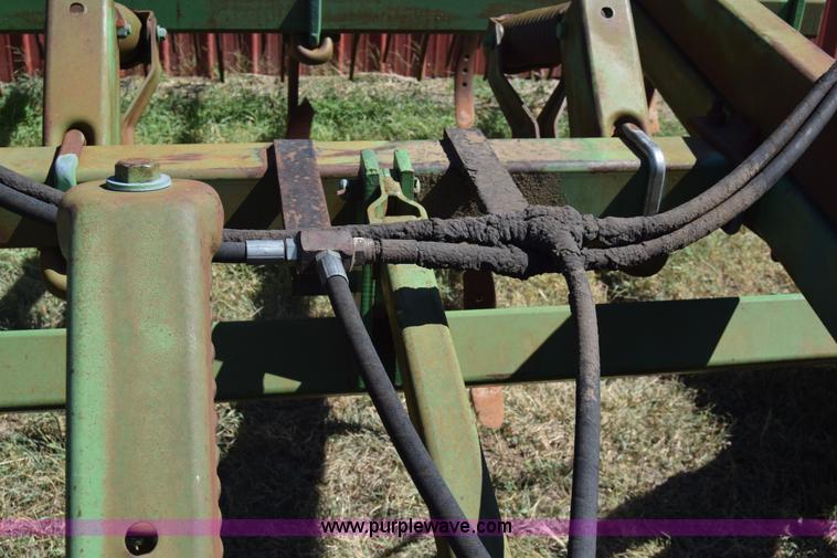 image for item J8063 John Deere 712 chisel plow