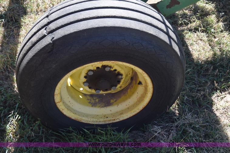 image for item J8063 John Deere 712 chisel plow