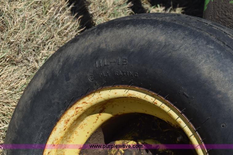 image for item J8063 John Deere 712 chisel plow