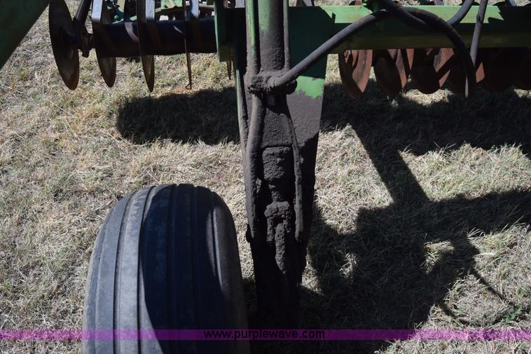 image for item J8063 John Deere 712 chisel plow