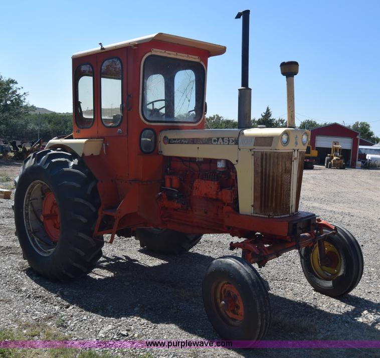 image for item J8069 Case 1030 tractor