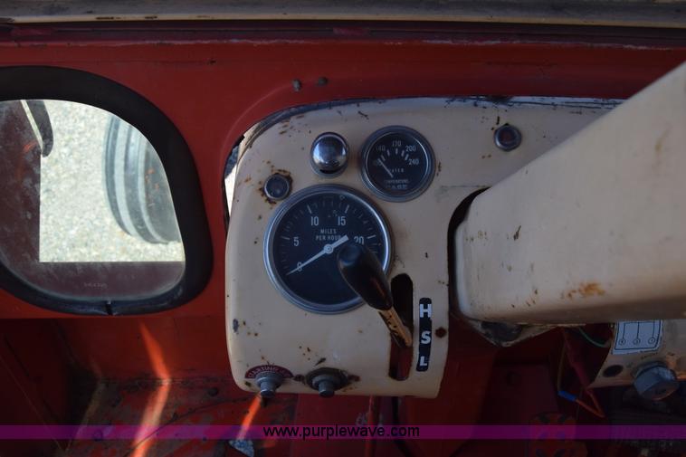 image for item J8069 Case 1030 tractor