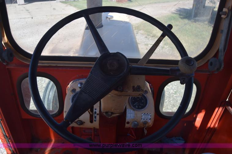 image for item J8069 Case 1030 tractor