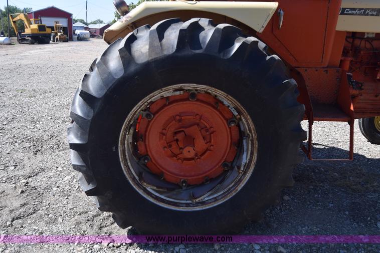 image for item J8069 Case 1030 tractor