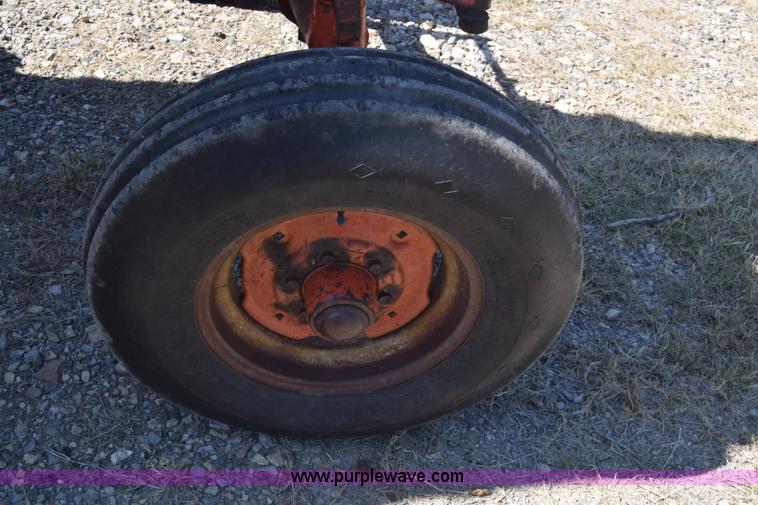 image for item J8069 Case 1030 tractor