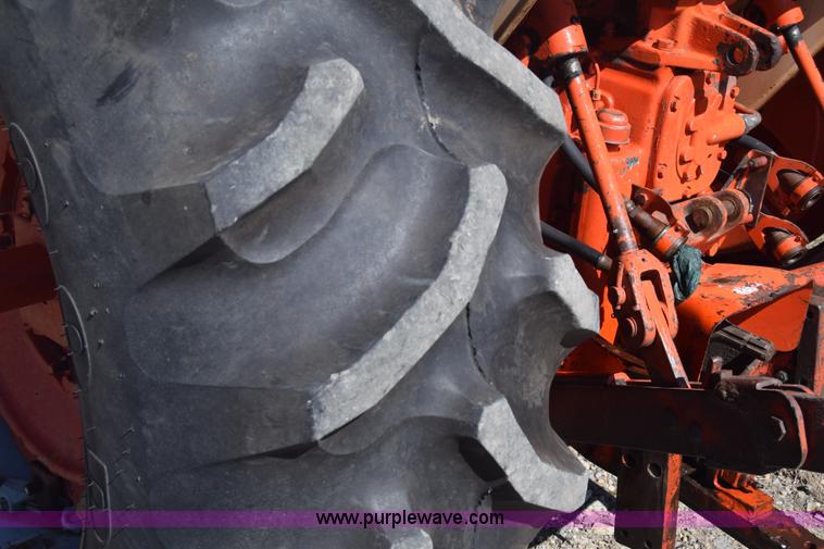 image for item J8069 Case 1030 tractor