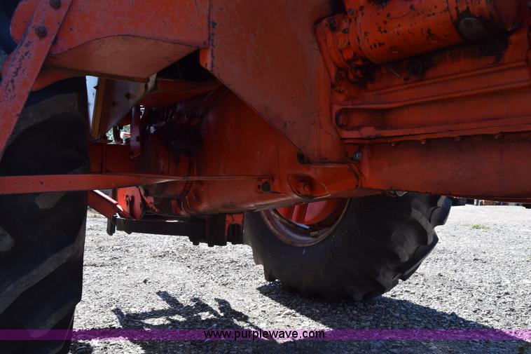 image for item J8069 Case 1030 tractor