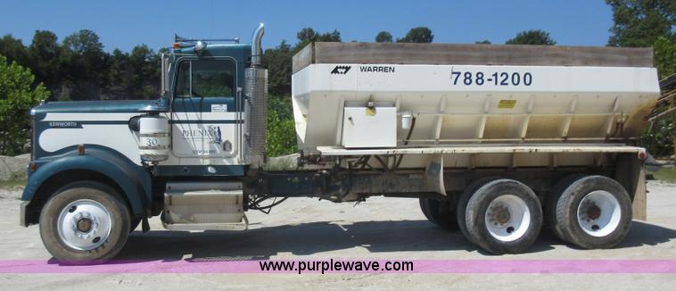 image for item J8647 1989 Kenworth W900 applicator truck