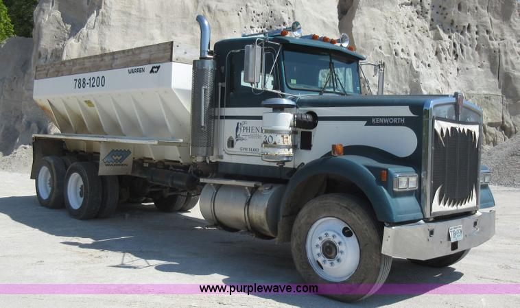 image for item J8647 1989 Kenworth W900 applicator truck