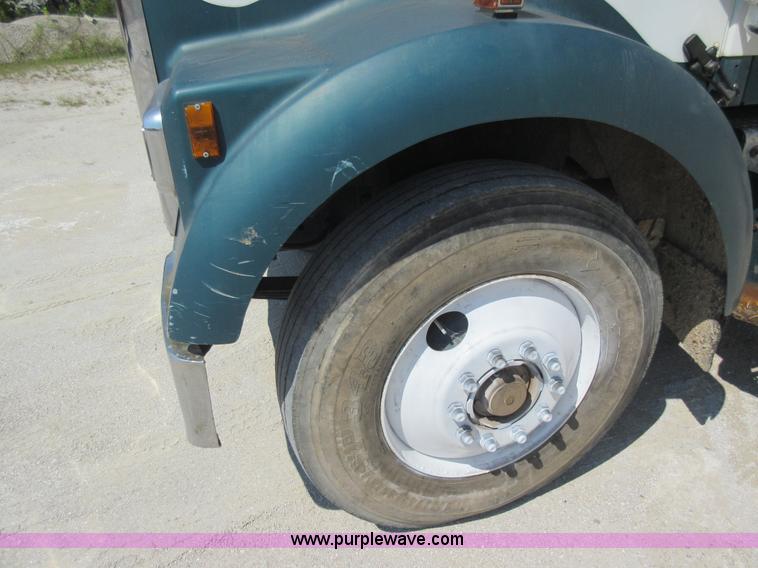 image for item J8647 1989 Kenworth W900 applicator truck