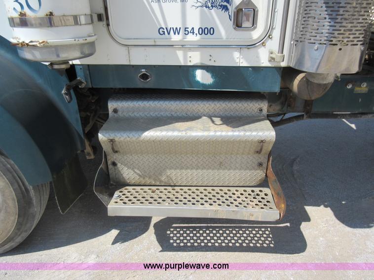 image for item J8647 1989 Kenworth W900 applicator truck