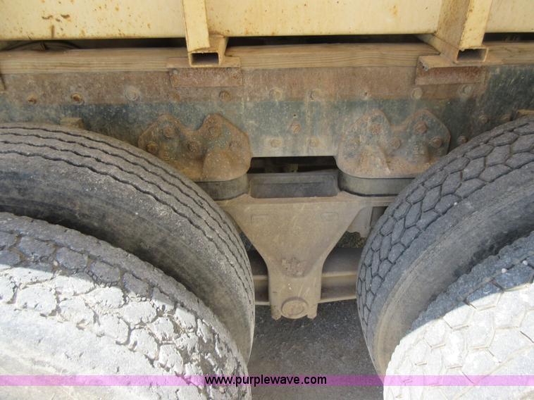 image for item J8647 1989 Kenworth W900 applicator truck