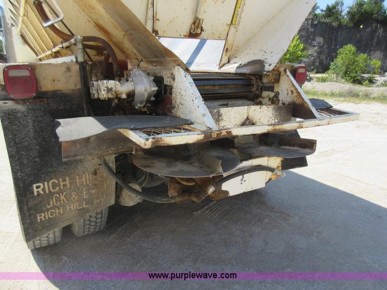 image for item J8647 1989 Kenworth W900 applicator truck