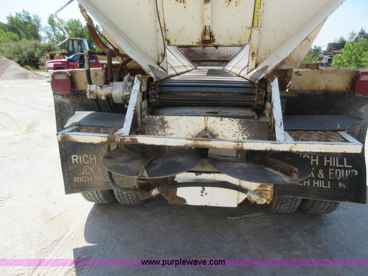 image for item J8647 1989 Kenworth W900 applicator truck