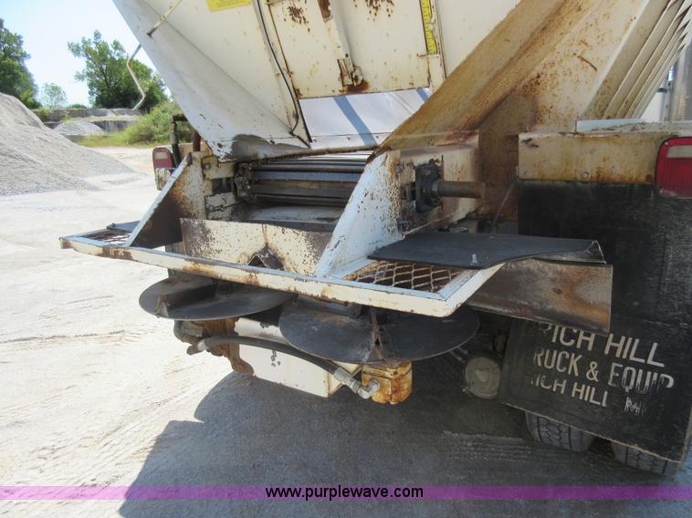 image for item J8647 1989 Kenworth W900 applicator truck