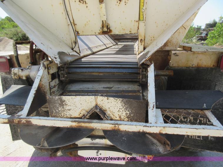 image for item J8647 1989 Kenworth W900 applicator truck