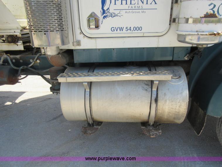 image for item J8647 1989 Kenworth W900 applicator truck