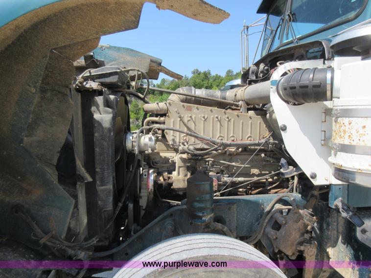 image for item J8647 1989 Kenworth W900 applicator truck