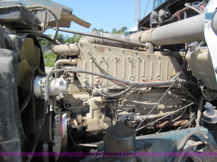 image for item J8647 1989 Kenworth W900 applicator truck