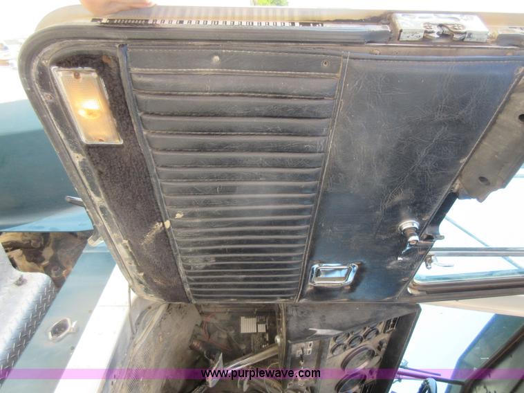 image for item J8647 1989 Kenworth W900 applicator truck