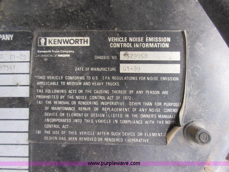 image for item J8647 1989 Kenworth W900 applicator truck