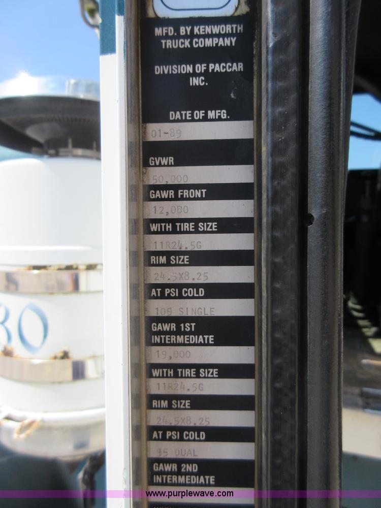 image for item J8647 1989 Kenworth W900 applicator truck