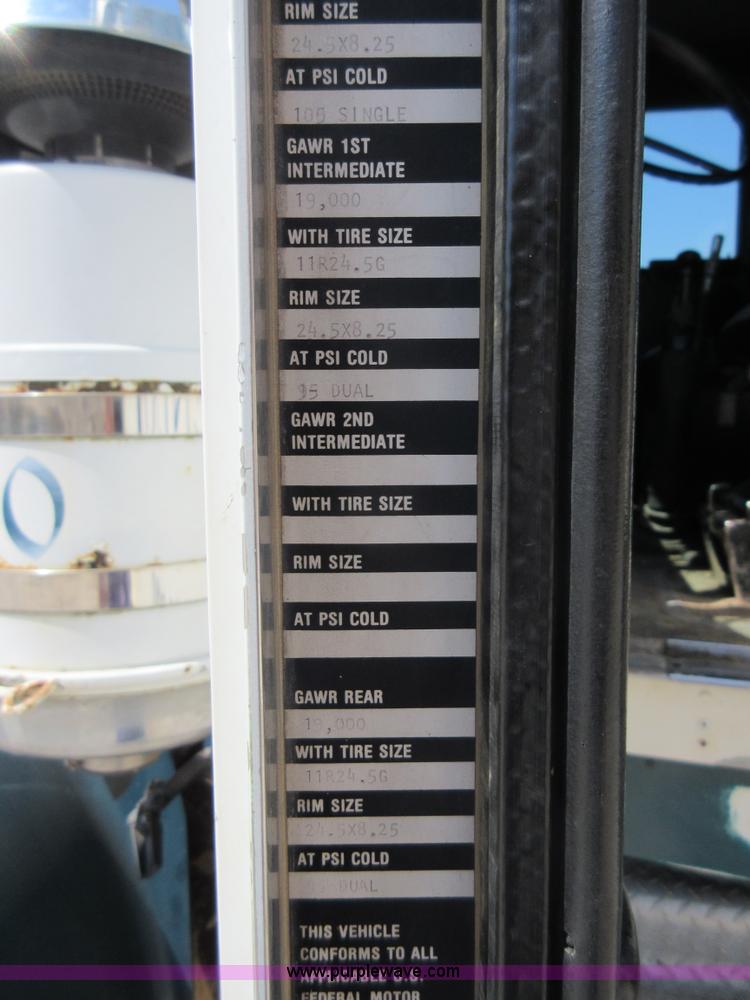 image for item J8647 1989 Kenworth W900 applicator truck