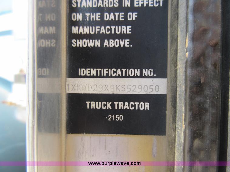 image for item J8647 1989 Kenworth W900 applicator truck
