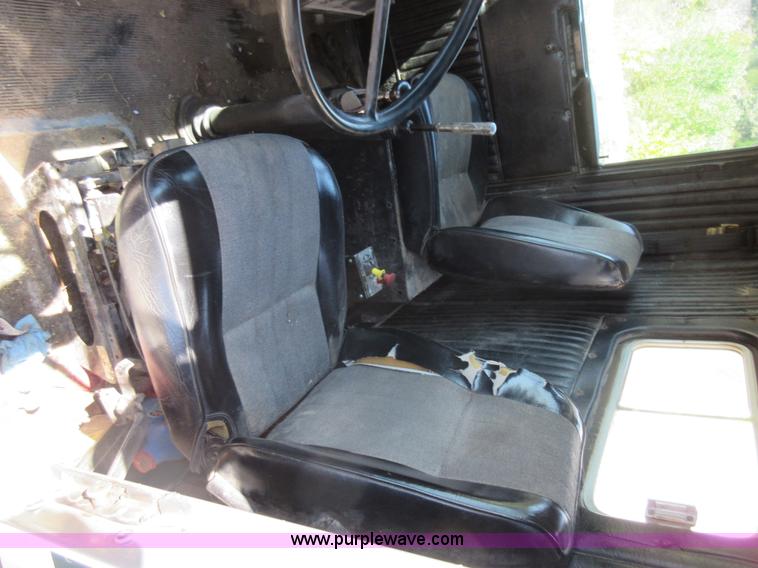 image for item J8647 1989 Kenworth W900 applicator truck