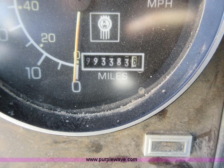 image for item J8647 1989 Kenworth W900 applicator truck