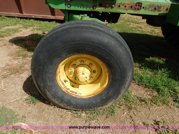 image for item K1643 John Deere 4520 tractor