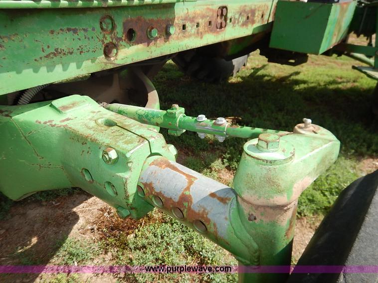 image for item K1643 John Deere 4520 tractor