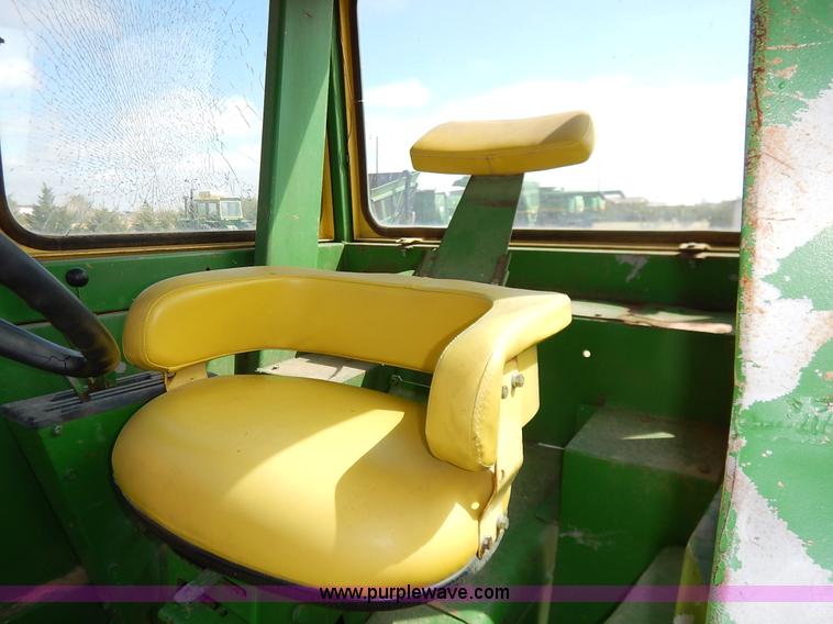 image for item K1643 John Deere 4520 tractor