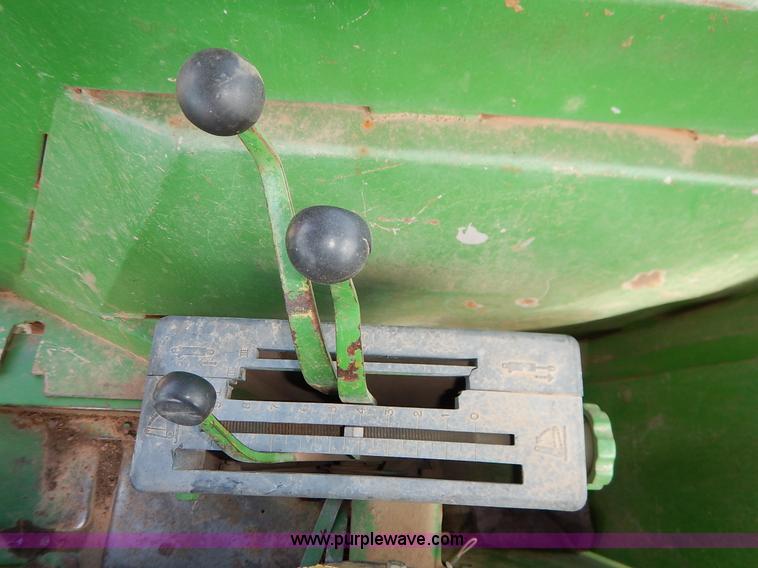 image for item K1643 John Deere 4520 tractor