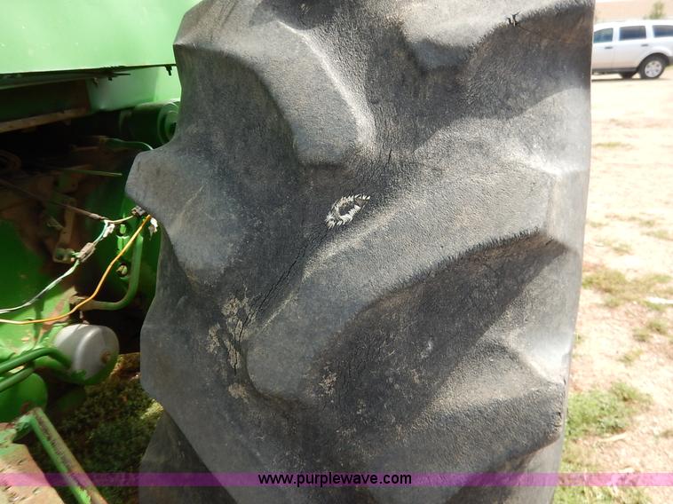 image for item K1643 John Deere 4520 tractor