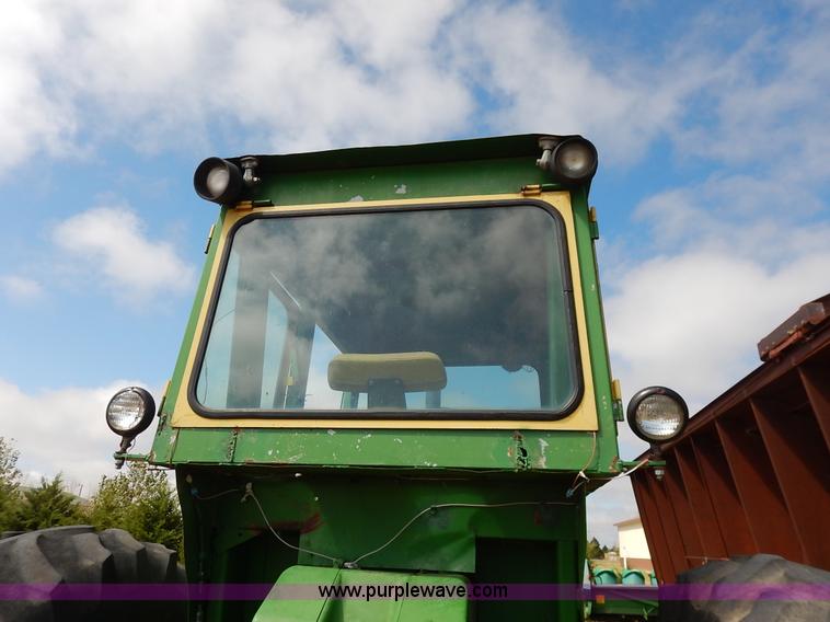 image for item K1643 John Deere 4520 tractor