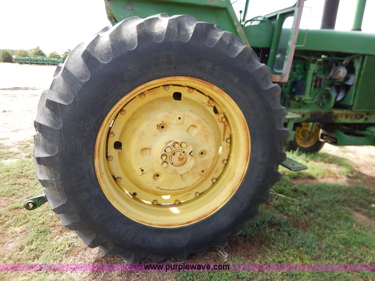 image for item K1643 John Deere 4520 tractor