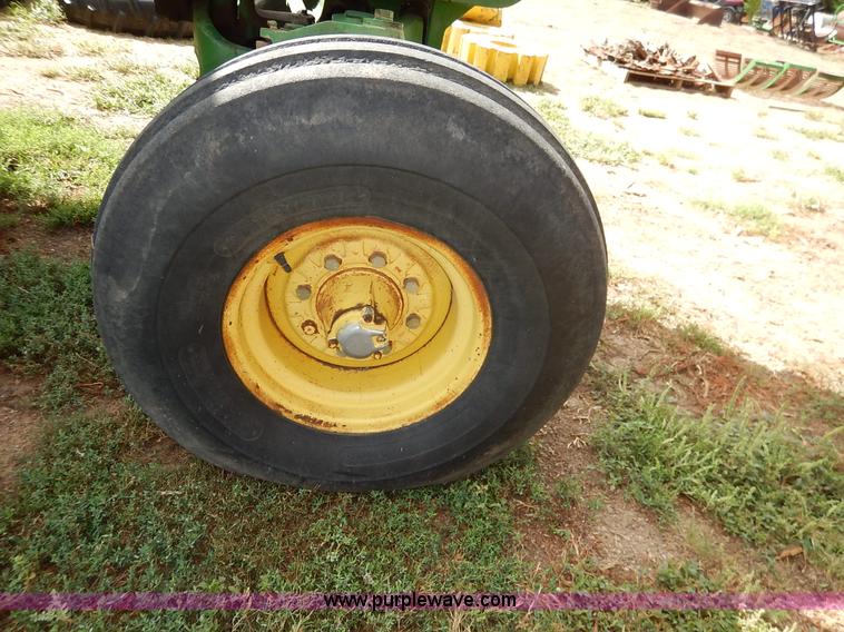 image for item K1643 John Deere 4520 tractor