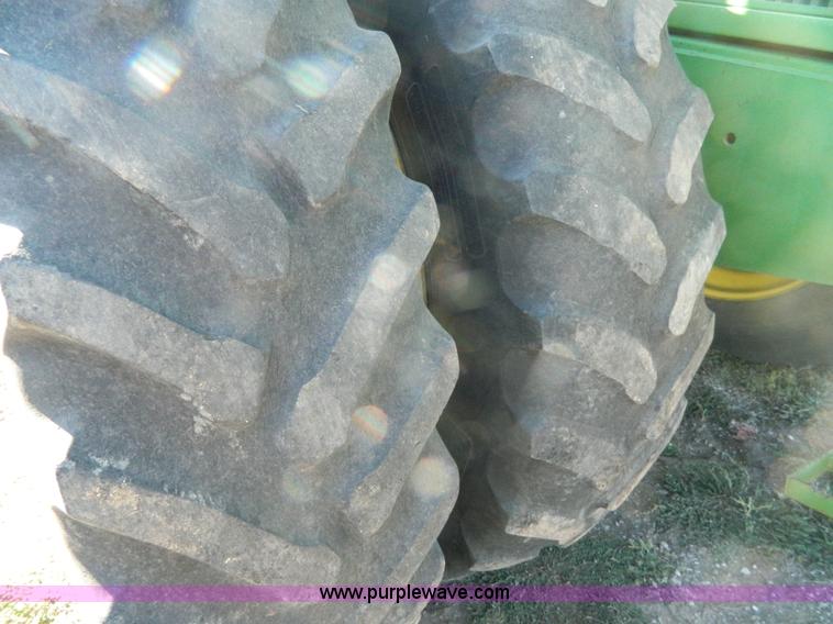 image for item K8188 1991 John Deere 8760 4WD tractor