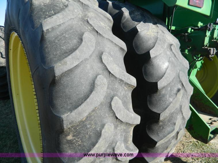 image for item K8188 1991 John Deere 8760 4WD tractor